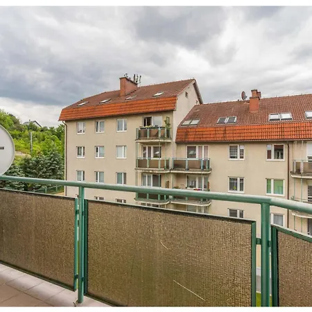 Earth - 15 Min To Old Town *